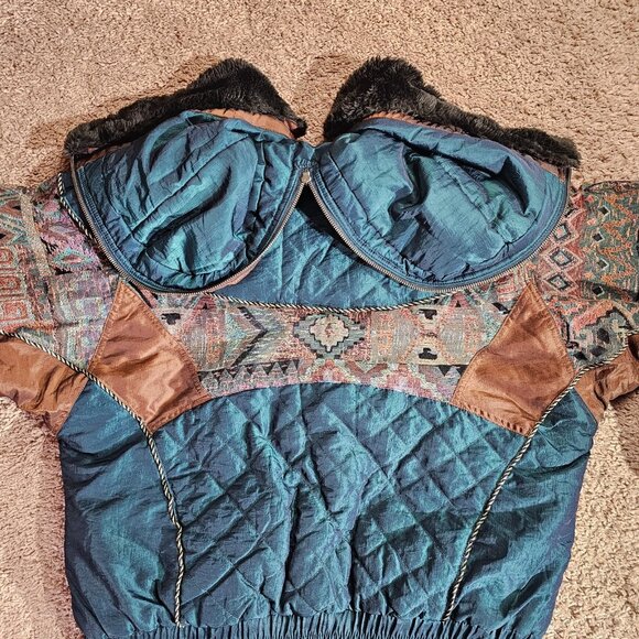 Vintage East West Jacket Womens Medium Quilted Hood Faux Fur Trim Southwestern - Picture 13 of 14